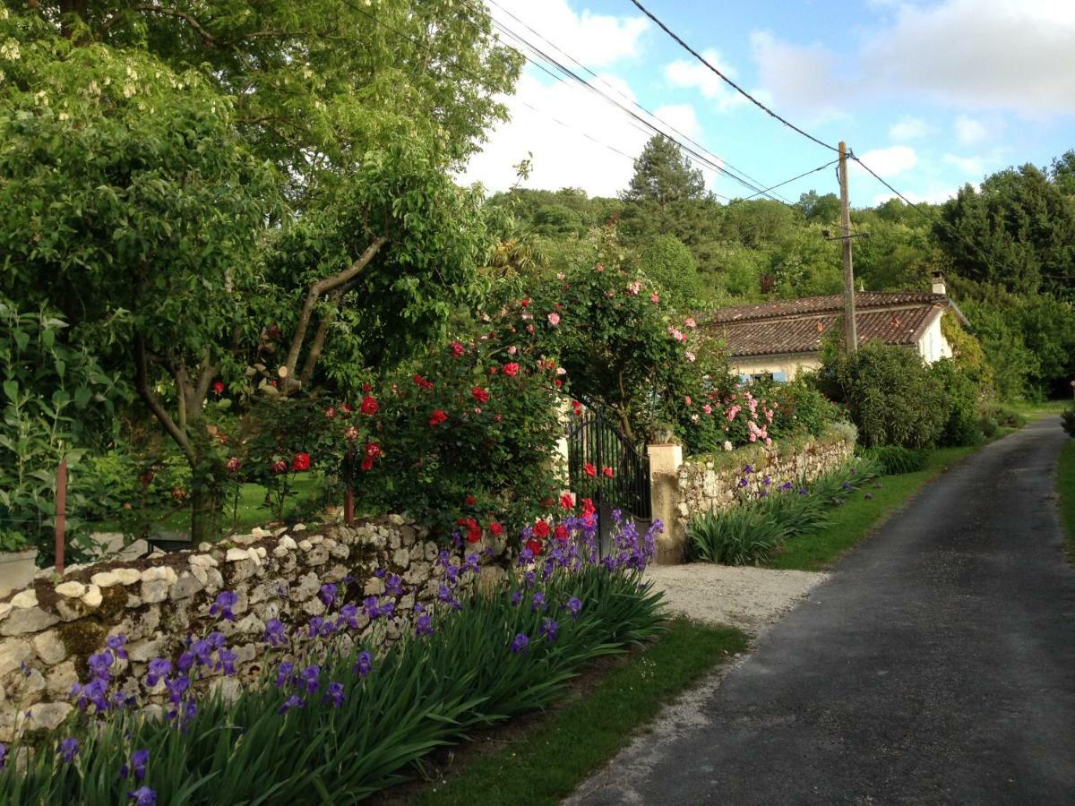 La Petite Provence De Touron Bed & Breakfast Pujols  Exterior photo